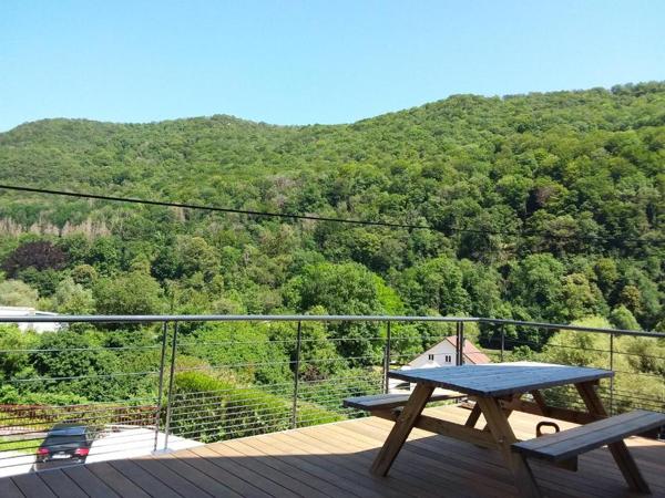 Secteur Besançon - Fonds de commerce + murs + appartement - Bar Restaurant licence IV