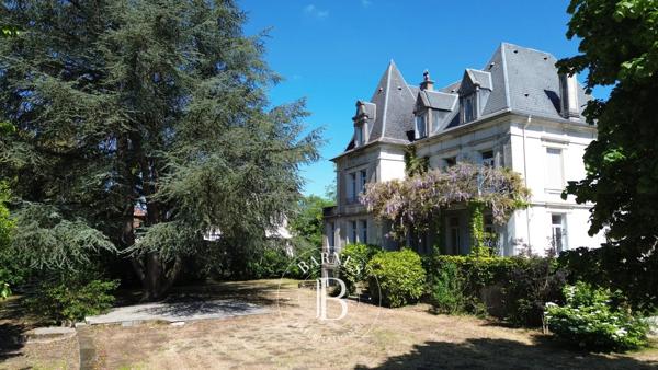Châtel-sur-Moselle, Propriété 7 Chambres -  318 m² à vendre