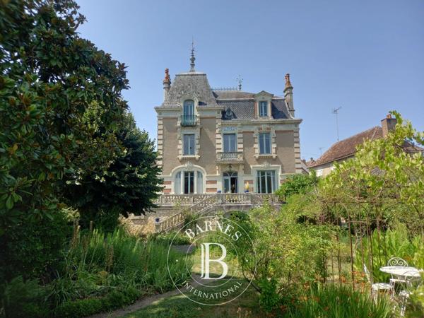 La Roche-Posay, Hôtel particulier 7 Chambres -  218 m² à vendre