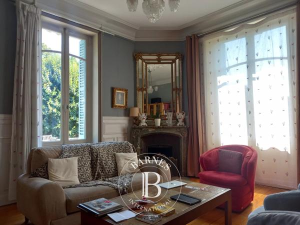 La Roche-Posay, Hôtel particulier 7 Chambres -  218 m² à vendre