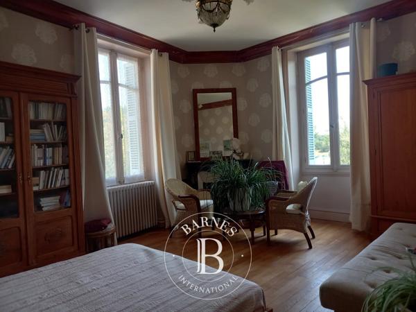 La Roche-Posay, Hôtel particulier 7 Chambres -  218 m² à vendre