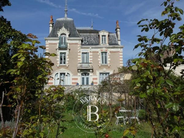 La Roche-Posay, Hôtel particulier 7 Chambres -  218 m² à vendre