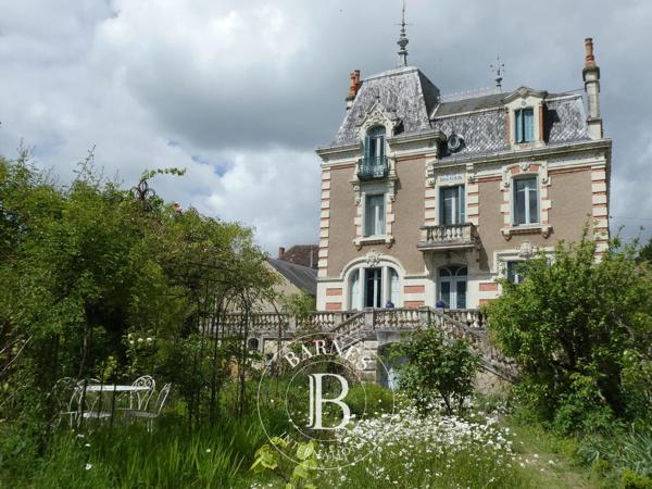 La Roche-Posay, Hôtel particulier 7 Chambres -  218 m² à vendre