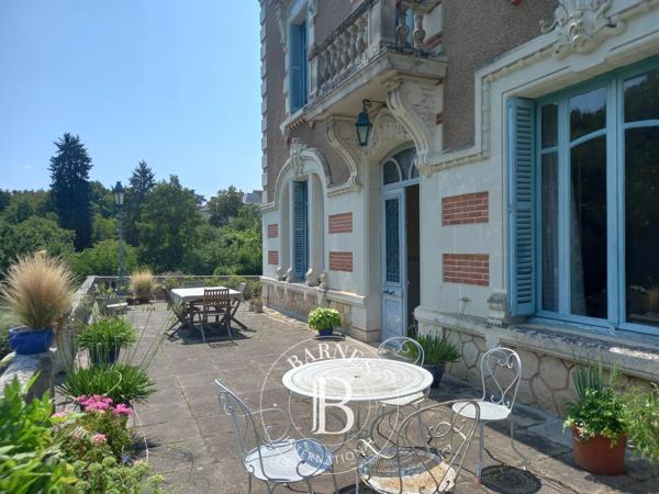La Roche-Posay, Hôtel particulier 7 Chambres -  218 m² à vendre