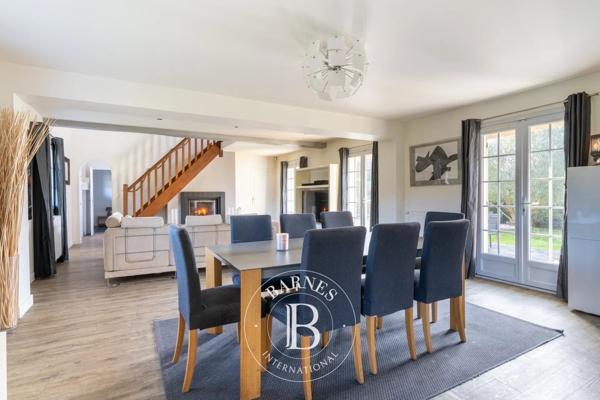Thoiry, Maison 4 Chambres -  196 m² à vendre