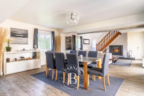 Thoiry, Maison 4 Chambres -  196 m² à vendre