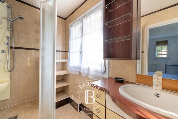 Thoiry, Maison 4 Chambres -  196 m² à vendre