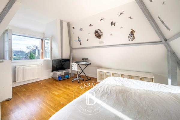 Thoiry, Maison 4 Chambres -  196 m² à vendre