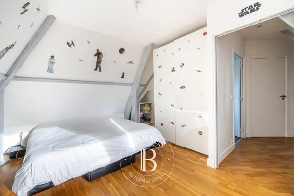 Thoiry, Maison 4 Chambres -  196 m² à vendre