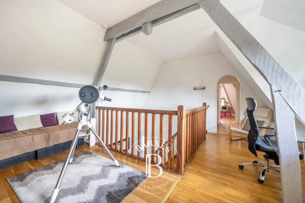 Thoiry, Maison 4 Chambres -  196 m² à vendre