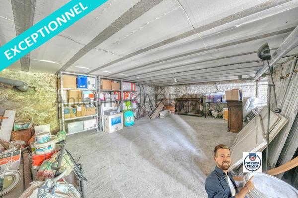Monopropriété avec au rez de chaussé 54m² et 57m² à l'étage + 360m² de parking