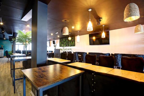 BOURGOIN JALLIEU - BAR, BRASSERIE Bar à Thèmes - Hyper centre ville + parking sécurisé