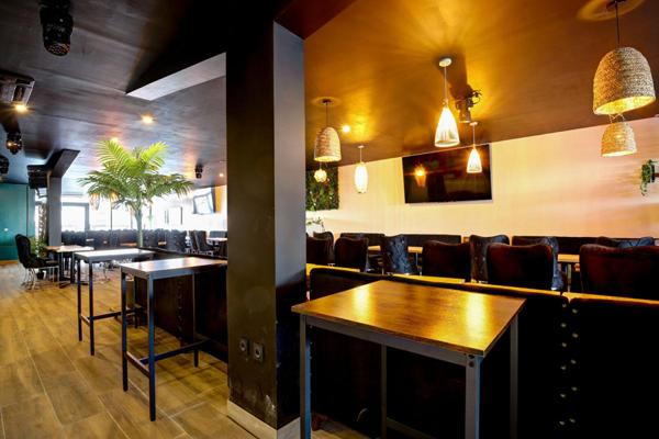 BOURGOIN JALLIEU - BAR, BRASSERIE Bar à Thèmes - Hyper centre ville + parking sécurisé