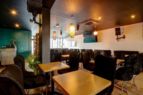 BOURGOIN JALLIEU - BAR, BRASSERIE Bar à Thèmes - Hyper centre ville + parking sécurisé