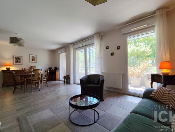 À VENDRE ORVAULT BOURG T4 CONFIGURÉ EN T3 AVEC SUPERBE PIÈCE DE VIE DE 40 m² !