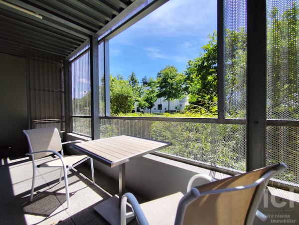 À VENDRE ORVAULT BOURG T4 CONFIGURÉ EN T3 AVEC SUPERBE PIÈCE DE VIE DE 40 m² !