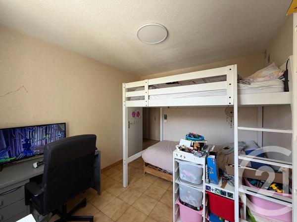Appartement T4 à vendre  4 pièces - 75,74 m 2   MARSEILLE  - 13009