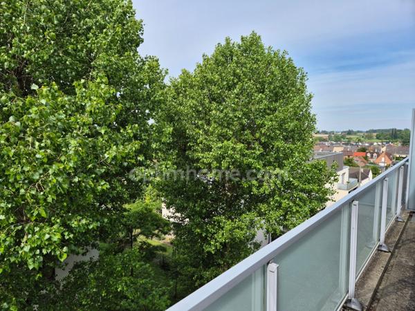 Appartement T2 dernier étage avec balcon et parking