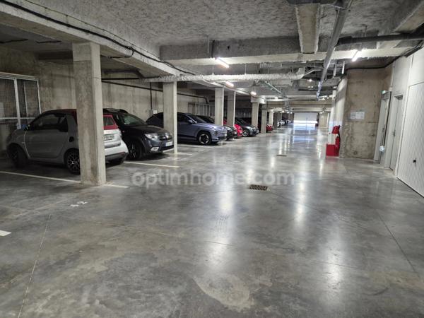 Appartement T2 dernier étage avec balcon et parking
