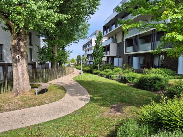 Appartement T2 dernier étage avec balcon et parking