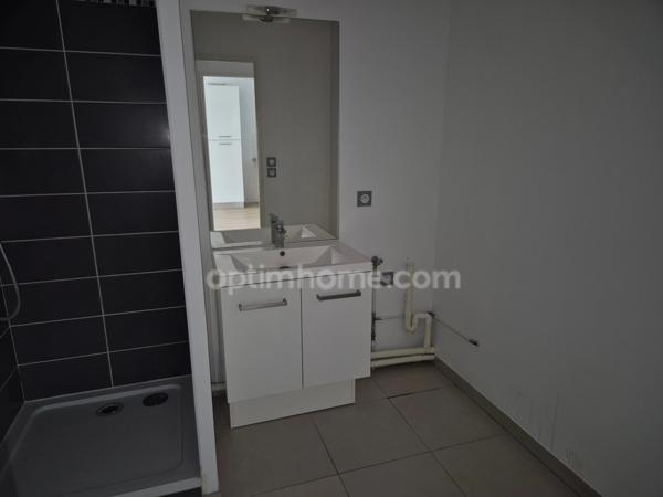 Appartement T2 dernier étage avec balcon et parking