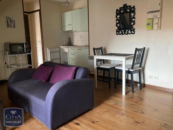 Appartement à louer 2 pièces 33.8m² Saint-Amand-Montrond (18200)
