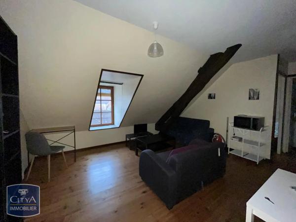 Appartement à louer 2 pièces 33.8m² Saint-Amand-Montrond (18200)