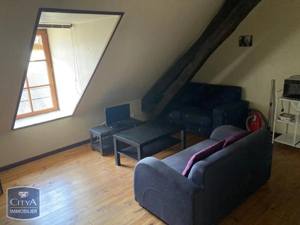 Appartement à louer 2 pièces 33.8m² Saint-Amand-Montrond (18200)