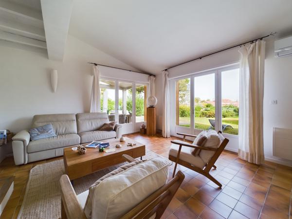 Villa 7 pièce(s) 6 chambre(s) 174 m²
