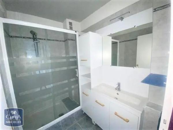 Appartement à louer 3 pièces 56.85m² Châteauroux (36000)
