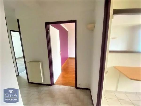 Appartement à louer 3 pièces 56.85m² Châteauroux (36000)