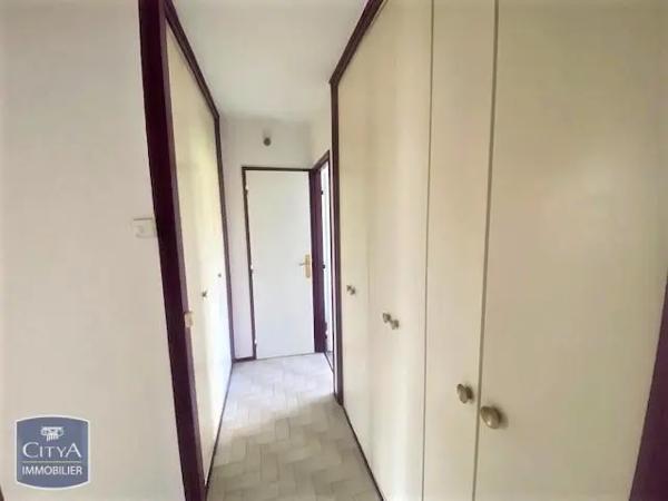 Appartement à louer 3 pièces 56.85m² Châteauroux (36000)