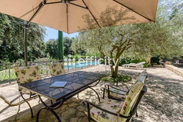 Maison 15 pièces - 585 m² Exclusivité efficity