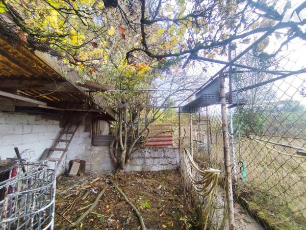 Maison d'habitation avec dépendance & jardin