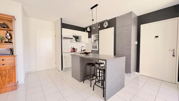Appartement
         3 pièces
        - 62 m² Exclusivité 290 000 € *