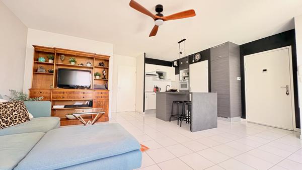 Appartement
         3 pièces
        - 62 m² Exclusivité 290 000 € *