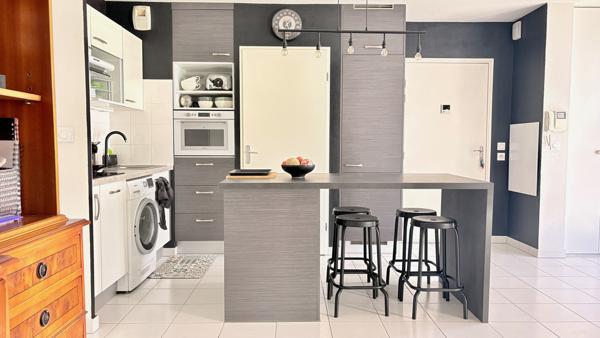 Appartement
         3 pièces
        - 62 m² Exclusivité 290 000 € *