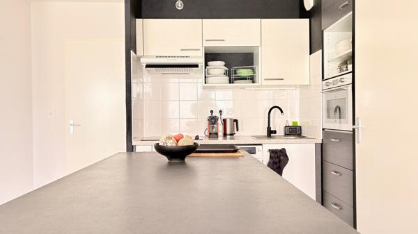 Appartement
         3 pièces
        - 62 m² Exclusivité 290 000 € *
