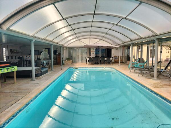 Maison 8 pièce(s) 4 chambre(s) 380 m²