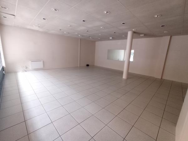 Autre 1 pièce(s) 100 m²