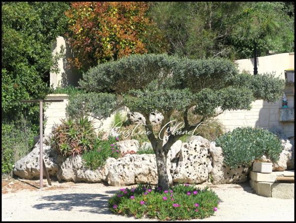 Bien d'exeption - Maison de maçon de 174 m² - Terrain de 2291 m² Garage 100 m²