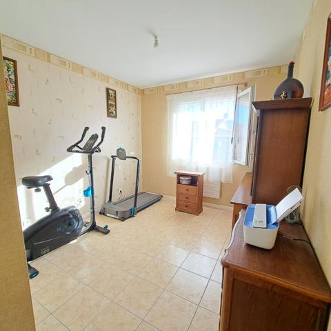 A VENDRE LAVELANET VIAGER OCCUPE / MAISON PLAIN PIED / JARDIN / GARAGE