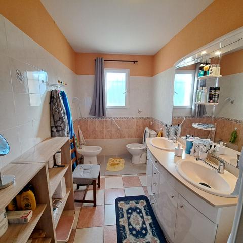 A VENDRE LAVELANET VIAGER OCCUPE / MAISON PLAIN PIED / JARDIN / GARAGE