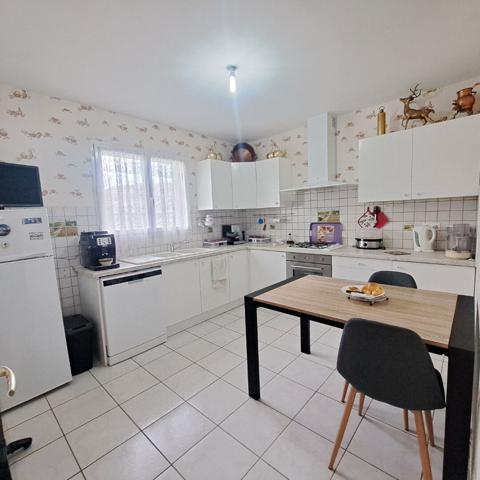 A VENDRE LAVELANET VIAGER OCCUPE / MAISON PLAIN PIED / JARDIN / GARAGE