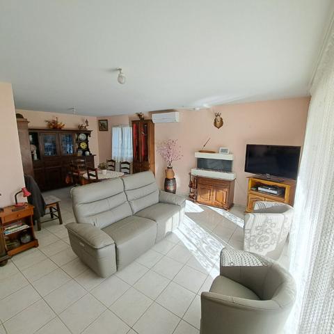 A VENDRE LAVELANET VIAGER OCCUPE / MAISON PLAIN PIED / JARDIN / GARAGE