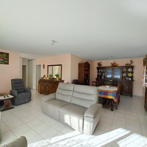 A VENDRE LAVELANET VIAGER OCCUPE / MAISON PLAIN PIED / JARDIN / GARAGE