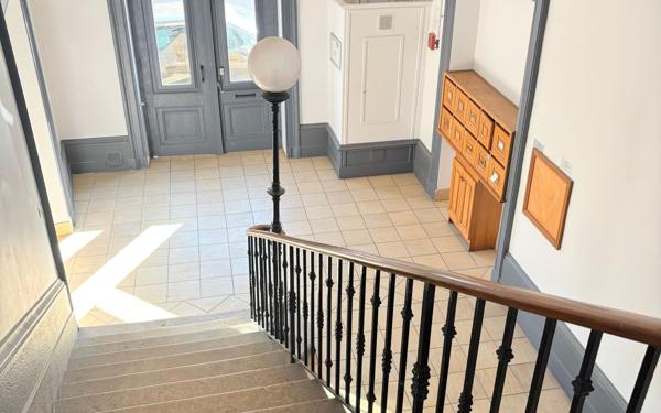 Appartement à vendre    4 pièces • 75,66 m2 Tassin-la-Demi-Lune