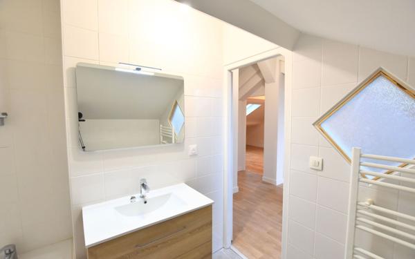 Appartement à vendre    4 pièces • 75,66 m2 Tassin-la-Demi-Lune