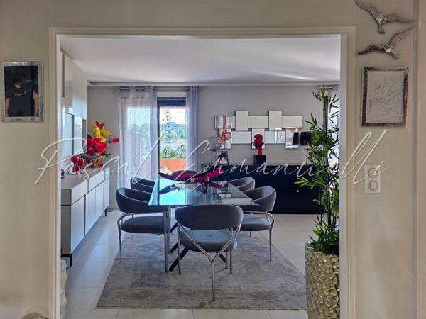 Appartement  4 pièce(s) dernier étage 102m2 Antibes Jules Grec  avec Piscine