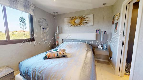 Appartement  4 pièce(s) dernier étage 102m2 Antibes Jules Grec  avec Piscine